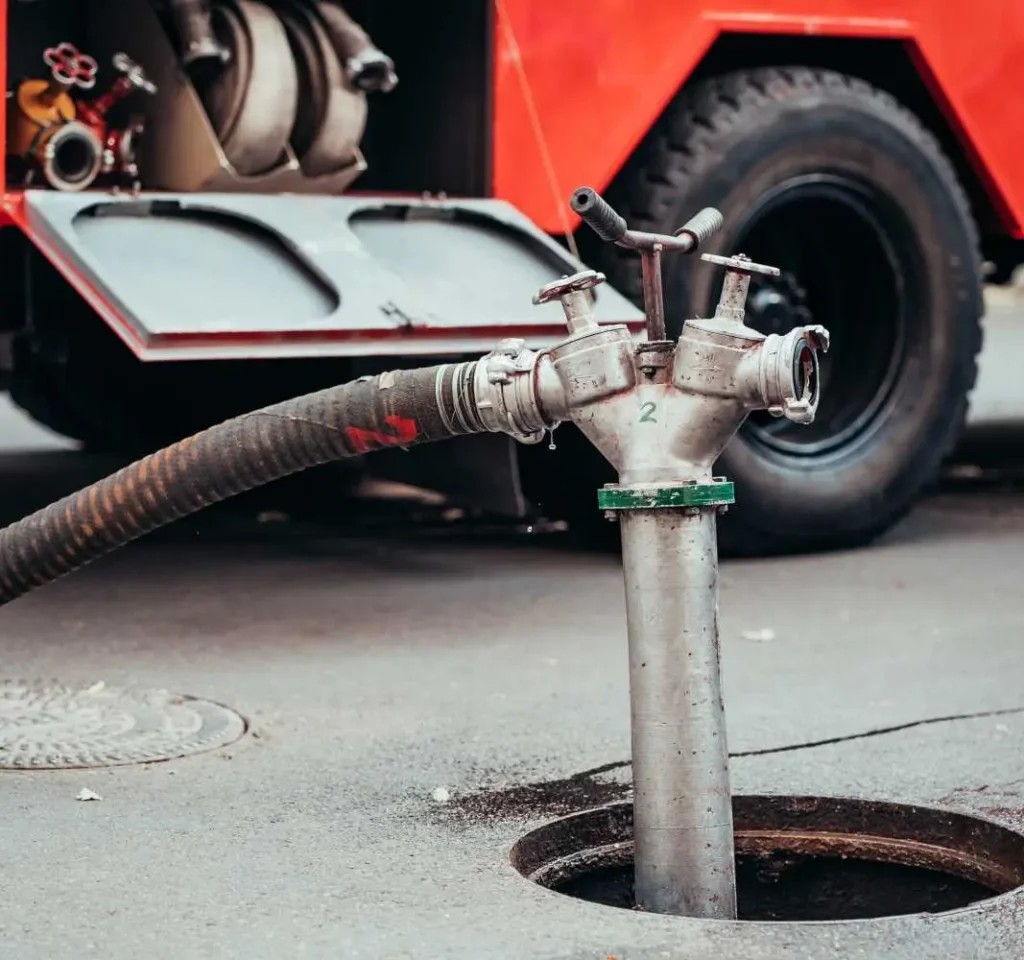 fire-hydrant-use-structure-fire (1)